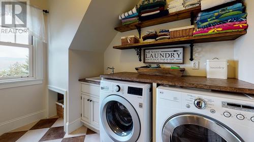 4503 Briggs Road, Vernon, BC - Indoor Photo Showing Laundry Room