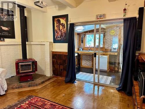 4503 Briggs Road, Vernon, BC - Indoor With Fireplace