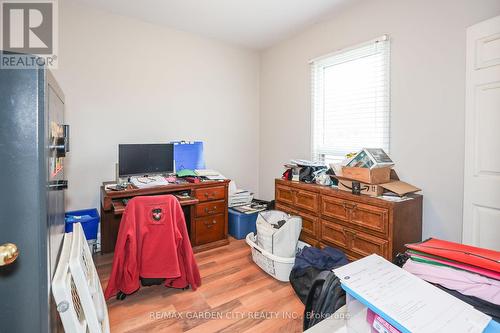 21 Trapnell St, St. Catharines, ON - Indoor Photo Showing Bedroom
