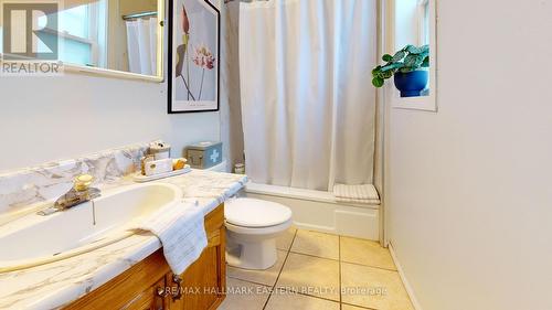 471 Bolivar St, Peterborough, ON - Indoor Photo Showing Bathroom