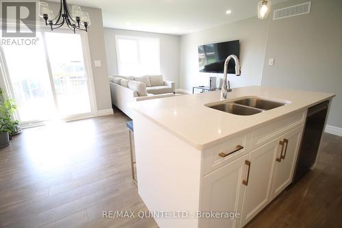 31 Cedar Park Crescent, Quinte West, ON - Indoor Photo Showing Kitchen With Double Sink