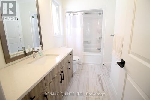 31 Cedar Park Crescent, Quinte West, ON - Indoor Photo Showing Bathroom
