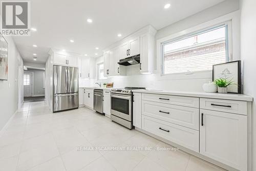 584 Corbett St, Hamilton, ON - Indoor Photo Showing Kitchen With Stainless Steel Kitchen With Upgraded Kitchen