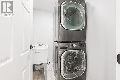 584 Corbett St, Hamilton, ON - Indoor Photo Showing Laundry Room