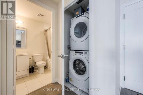 2815 - 35 Watergarden Drive, Mississauga, ON - Indoor Photo Showing Laundry Room