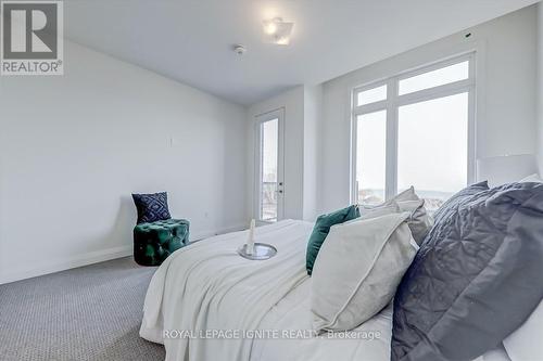 833 Port Darlington Rd, Clarington, ON - Indoor Photo Showing Bedroom