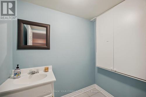 152 Greenock Dr, Vaughan, ON - Indoor Photo Showing Bathroom