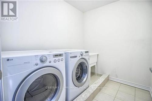 113 Windrow Street, Richmond Hill, ON - Indoor Photo Showing Laundry Room