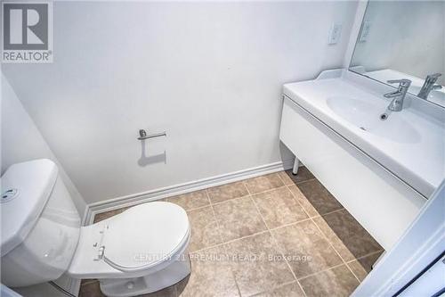 113 Windrow St, Richmond Hill, ON - Indoor Photo Showing Bathroom
