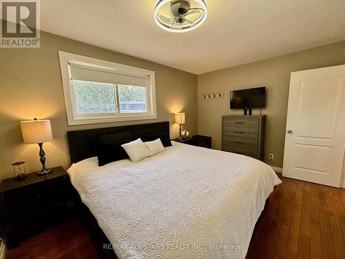 S2070 Concession 5 Rd, Brock, ON - Indoor Photo Showing Bedroom