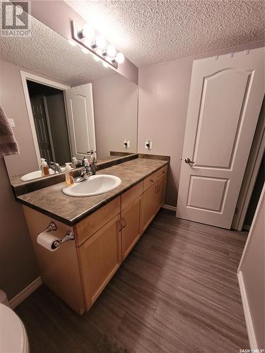 103G 1121 Mckercher Drive, Saskatoon, SK - Indoor Photo Showing Bathroom