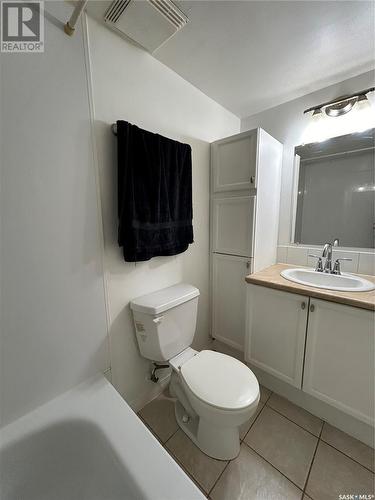 105 1223 7Th Avenue N, Saskatoon, SK - Indoor Photo Showing Bathroom