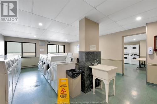 150 Park Unit# 1516, Windsor, ON - Indoor Photo Showing Laundry Room