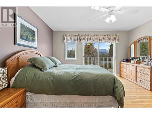 2546 Centennial Drive, Blind Bay, BC - Indoor Photo Showing Bedroom