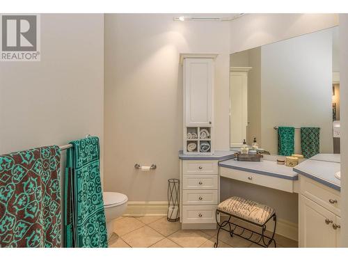 2307 5 Avenue Se, Salmon Arm, BC - Indoor Photo Showing Bedroom