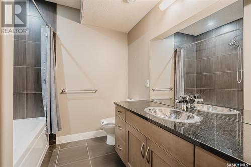 739 Beechdale Way, Saskatoon, SK - Indoor Photo Showing Bathroom