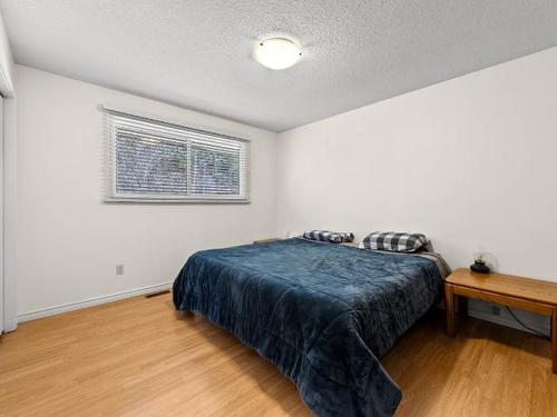 5343 Ronde Lane, Kamloops, BC - Indoor Photo Showing Bedroom
