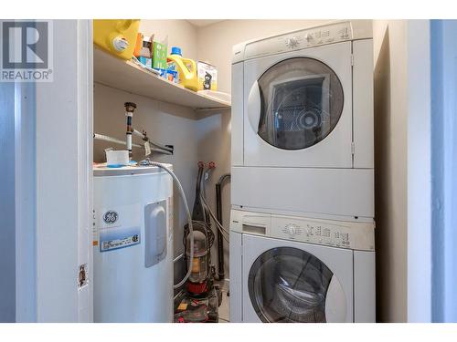842 Walrod Street, Kelowna, BC - Indoor Photo Showing Laundry Room