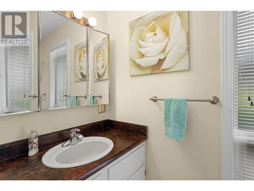 1340 Gibson Road, Kelowna, BC - Indoor Photo Showing Bathroom