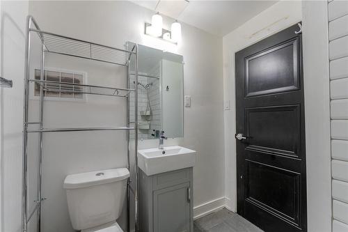 1 East 35Th Street|Unit #1, Hamilton, ON - Indoor Photo Showing Bathroom