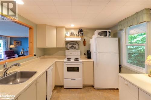 Kitchen View 2 - 6034 Haliburton Lake Road, Haliburton, ON - Indoor Photo Showing Kitchen