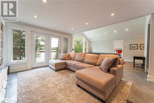 1154 Wilkinson Road, Haliburton, ON - Indoor Photo Showing Living Room