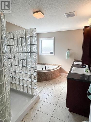 6 Morin Crescent, Meadow Lake, SK - Indoor Photo Showing Bathroom