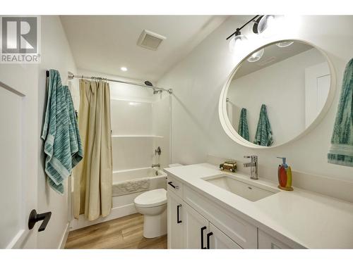 14 Lambert Court, Osoyoos, BC - Indoor Photo Showing Bathroom