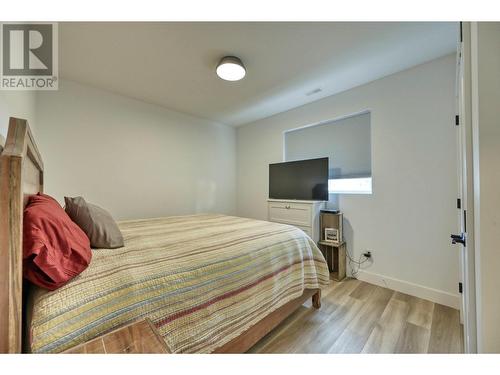 14 Lambert Court, Osoyoos, BC - Indoor Photo Showing Bedroom