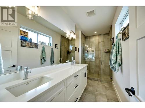 14 Lambert Court, Osoyoos, BC - Indoor Photo Showing Bathroom
