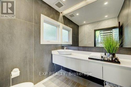 #B -237 Main St W, Grimsby, ON - Indoor Photo Showing Bathroom