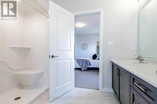 7475 Sherrilee Crescent, Niagara Falls, ON - Indoor Photo Showing Bathroom