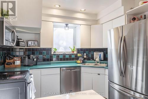 4986 Willmott St, Niagara Falls, ON - Indoor Photo Showing Kitchen