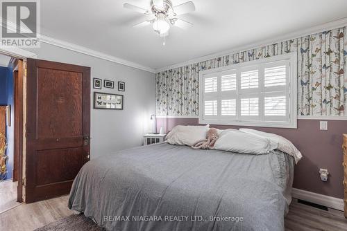 4986 Willmott St, Niagara Falls, ON - Indoor Photo Showing Bedroom