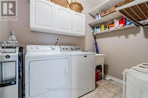 #18 -5200 Dorchester Rd, Niagara Falls, ON - Indoor Photo Showing Laundry Room