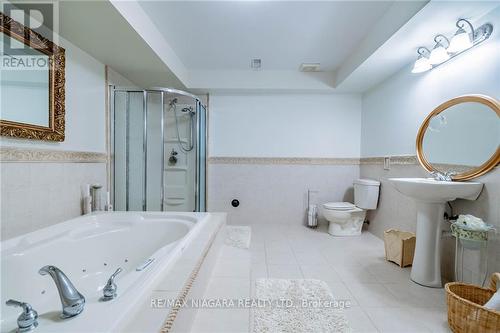 #18 -5200 Dorchester Rd, Niagara Falls, ON - Indoor Photo Showing Bathroom