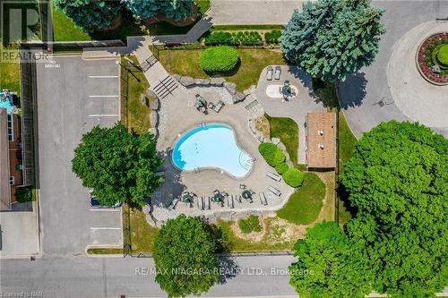 #18 -5200 Dorchester Rd, Niagara Falls, ON - Outdoor With In Ground Pool With View