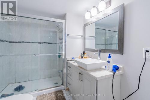 2 Deer Ridge Tr, Caledon, ON - Indoor Photo Showing Bathroom