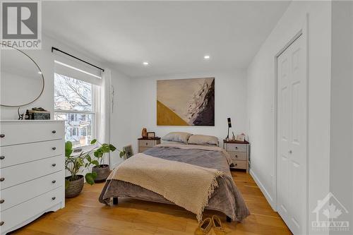 325 Hinchey Avenue, Ottawa, ON - Indoor Photo Showing Bedroom