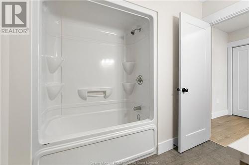 106 Elsliger St, Dieppe, NB - Indoor Photo Showing Bathroom
