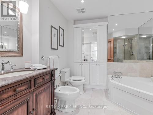 104 - 53 Woodbridge Avenue, Vaughan, ON - Indoor Photo Showing Bathroom