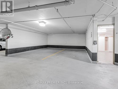 104 - 53 Woodbridge Avenue, Vaughan, ON - Indoor Photo Showing Garage