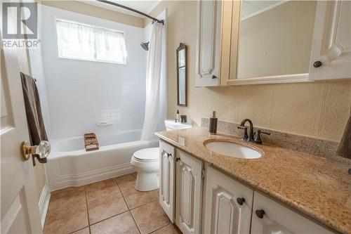 1506 Dover Road, Cornwall, ON - Indoor Photo Showing Bathroom