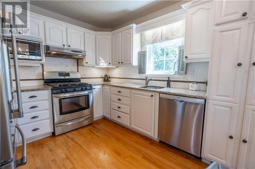 1506 Dover Road, Cornwall, ON - Indoor Photo Showing Kitchen