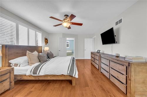 42 Caledonia Drive, Caledonia, ON - Indoor Photo Showing Bedroom