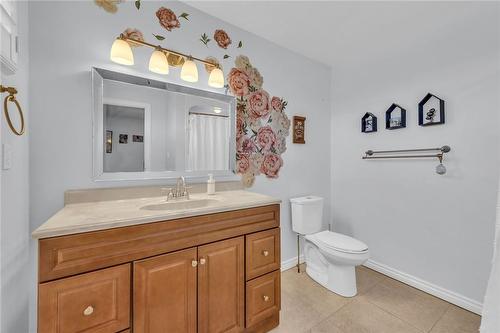 42 Caledonia Drive, Caledonia, ON - Indoor Photo Showing Bathroom