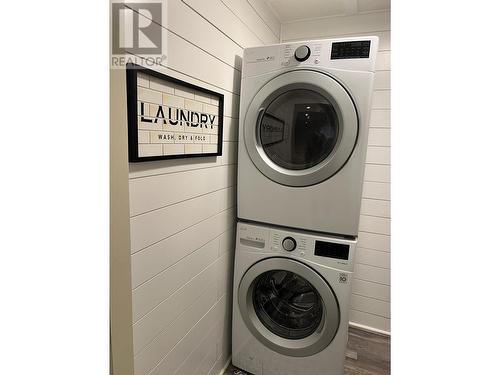 1268 Bergamot Avenue, Kelowna, BC - Indoor Photo Showing Laundry Room
