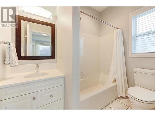 5251 Sutherland Road, Peachland, BC - Indoor Photo Showing Bathroom