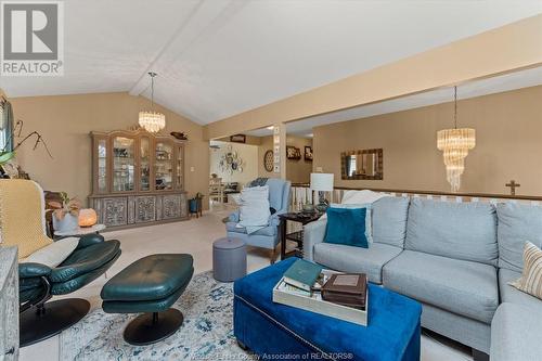 2346 Northway Avenue, Windsor, ON - Indoor Photo Showing Living Room