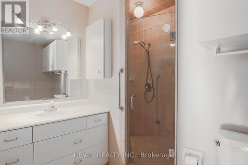 #204 -4 Heritage Way, Kawartha Lakes, ON - Indoor Photo Showing Bathroom
